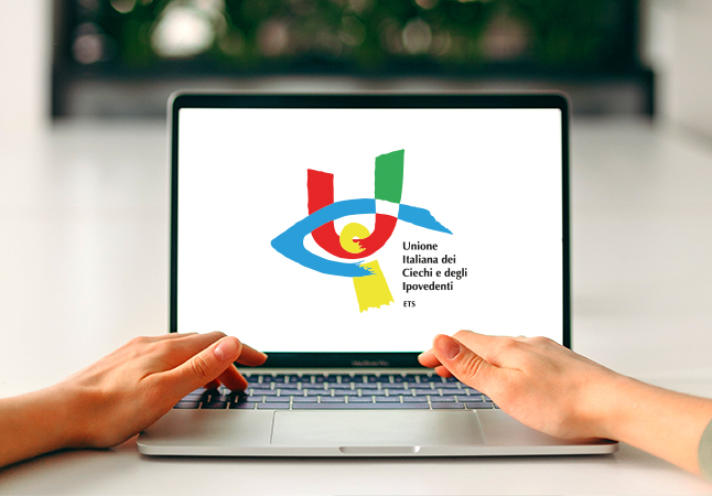 Immagine di un computer che mostra il logo UICI